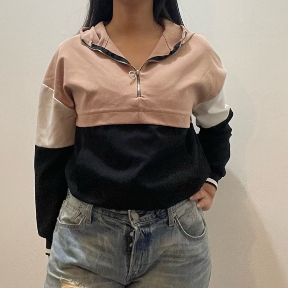 🎀 Zara Cropped Hoodie Sweater | Women’s Size Medium
🎀 - Picture 2 of 14
